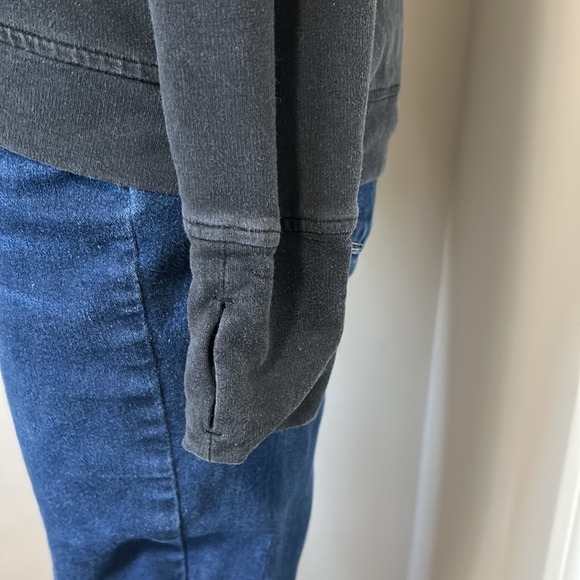 Athleta Pinnacle Criss Cross Hoodie Top Black Travel Outdoor shirt Sz M - Picture 7 of 12